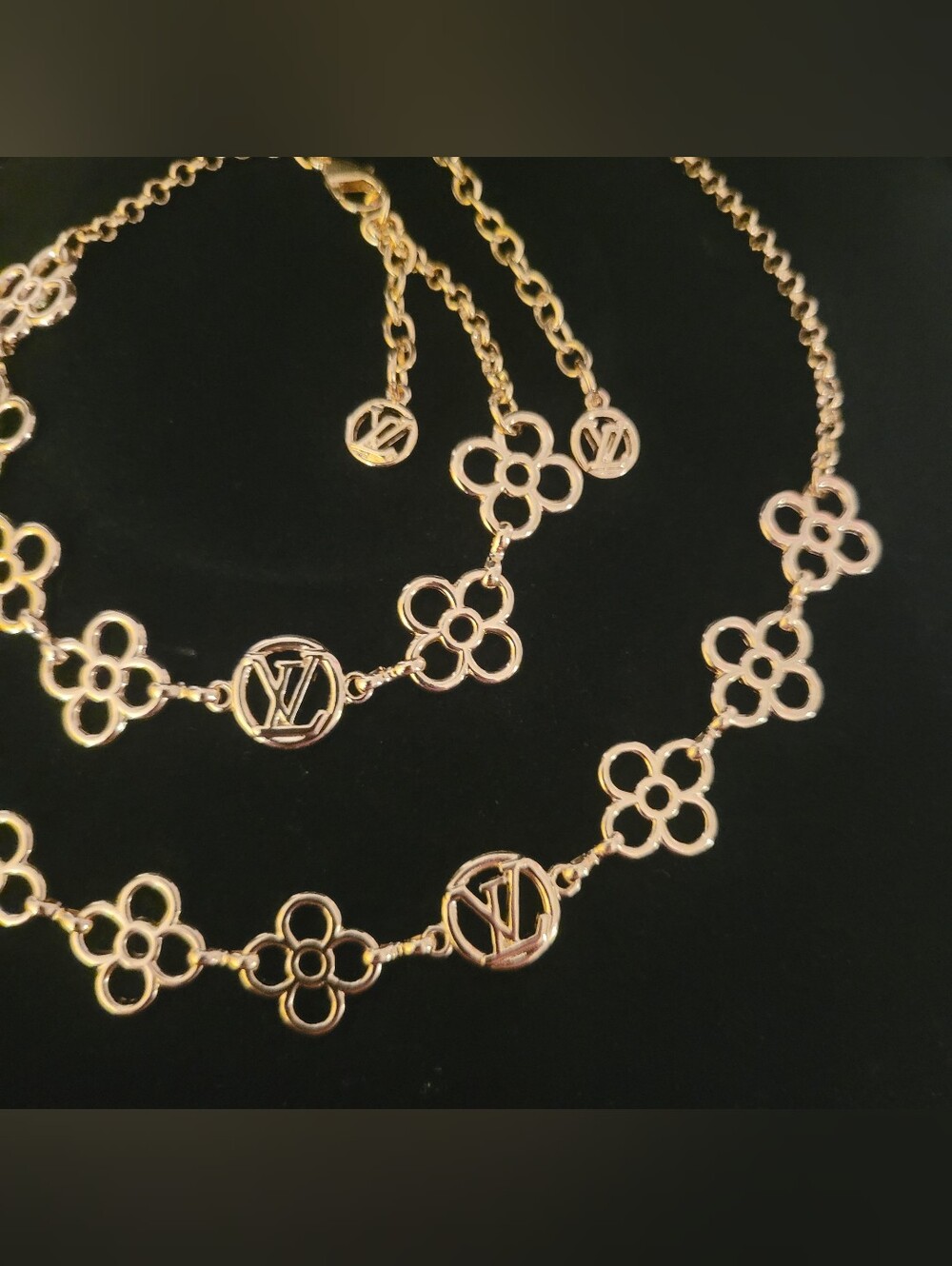 Luxury Jewelry Set - Picture 2 of 9